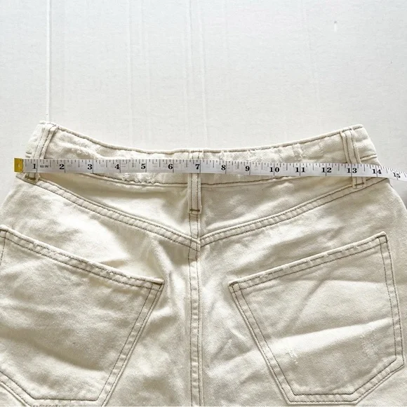 WILD FABLE Women's Super-High Rise Cut-Off Jean Shorts - Size 4 - Picture 8 of 10